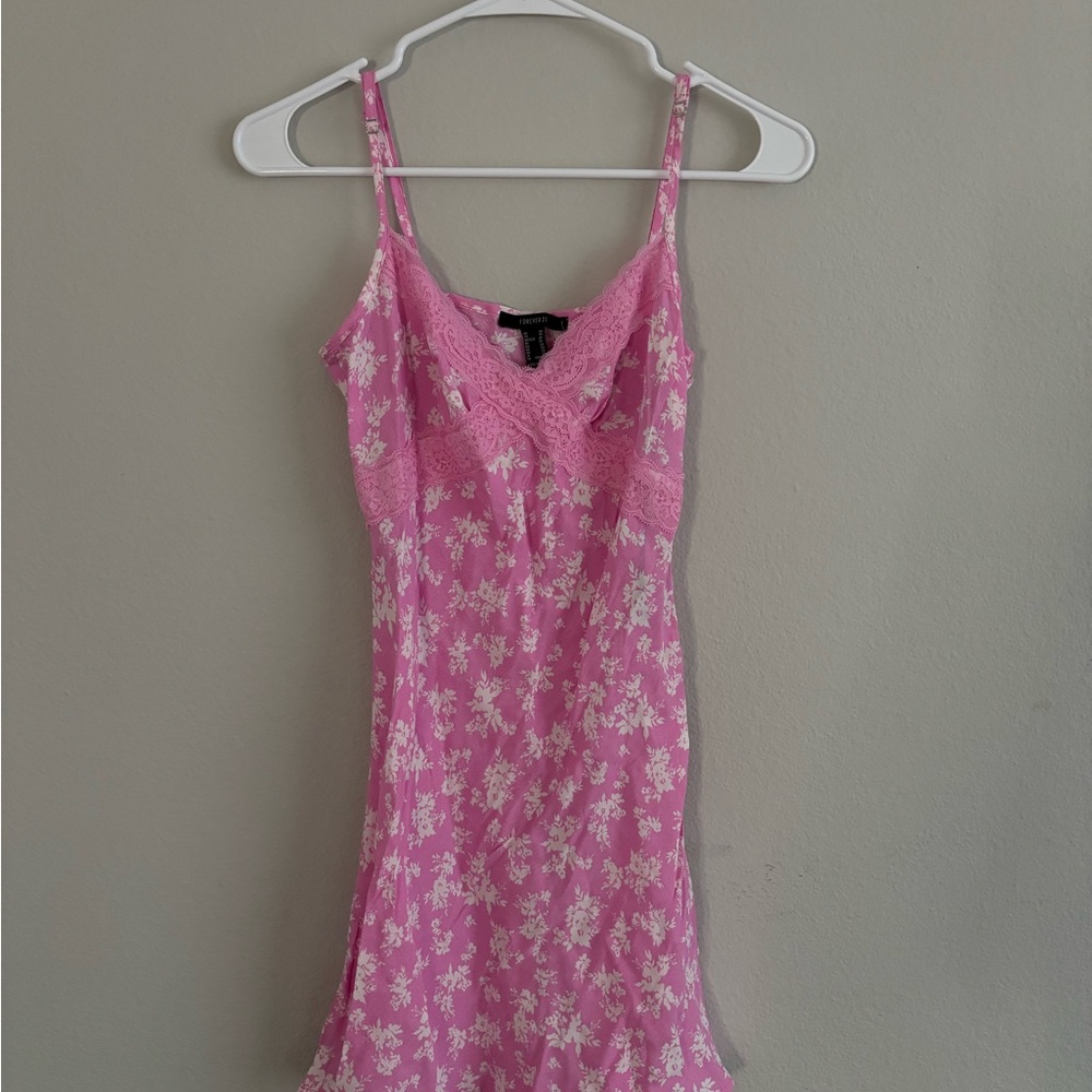 Forever 21 Pink and White Floral Chemise